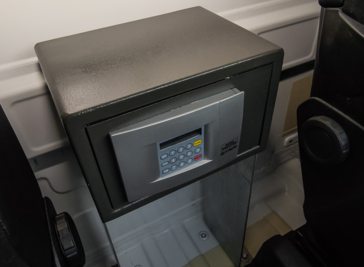 Crafter 50 'Kofferaufbau GPS' 2.0 TDI, lang,Schwingsitz, Navi uvm