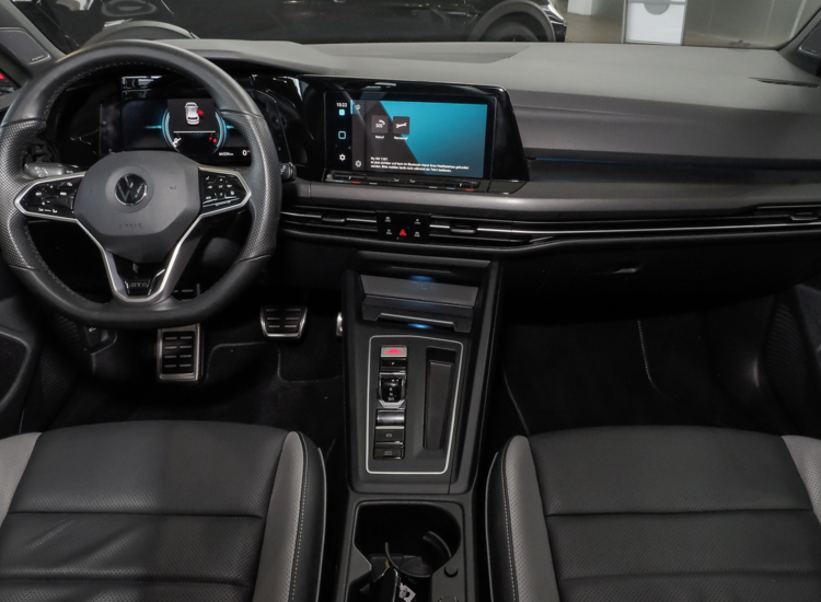 Golf VIII GTD 2.0 TDI DSG! Leder,AHK, Pano, Navi, GTD