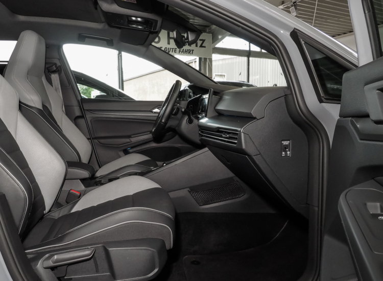 Golf VIII GTD 2.0 TDI DSG! Leder,AHK, Pano, Navi, GTD