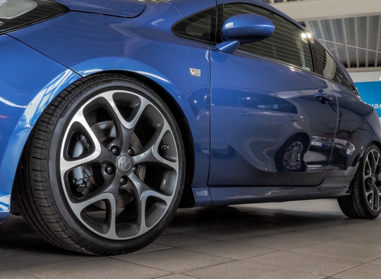 Corsa E OPC 1.6 Turbo, Leder, Sportfahrwerk usw Xenon