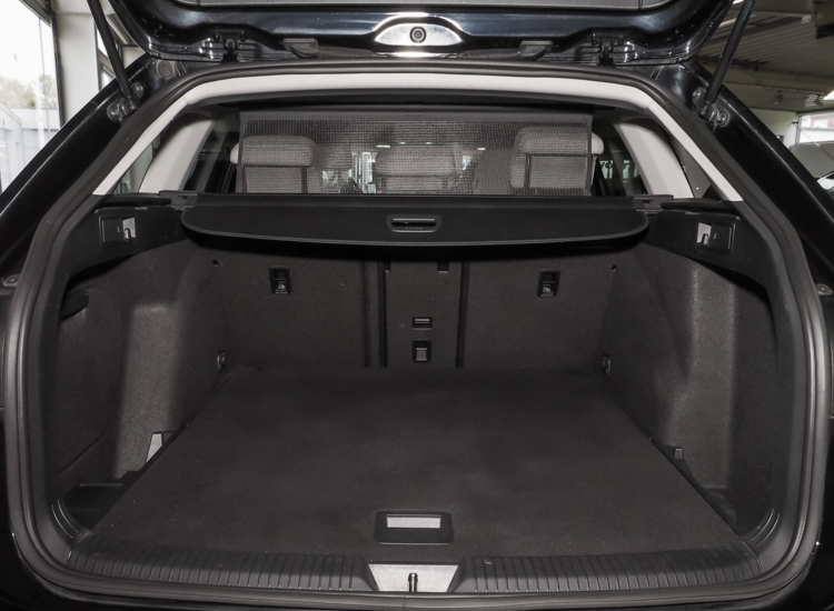Golf VIII Variant Style 2.0 TDI DSG, Matrix, Head up, Discover pro uvm Navi
