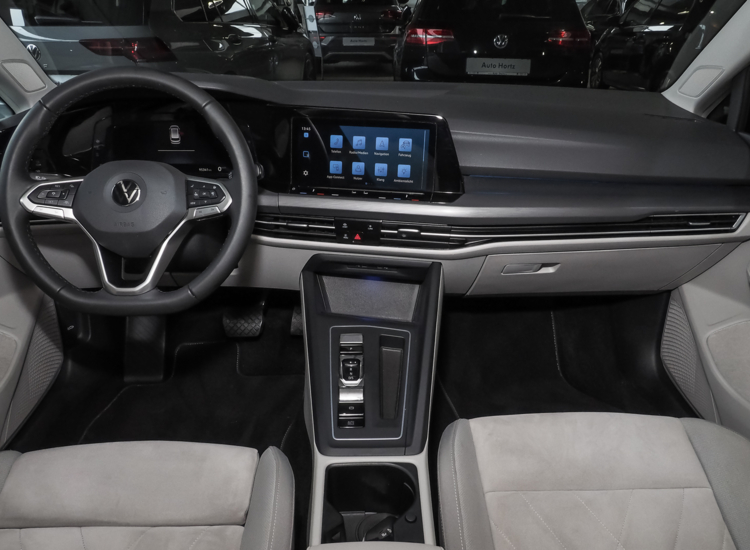 Golf VIII Variant Style 2.0 TDI DSG, Matrix, Head up, Discover pro uvm Navi
