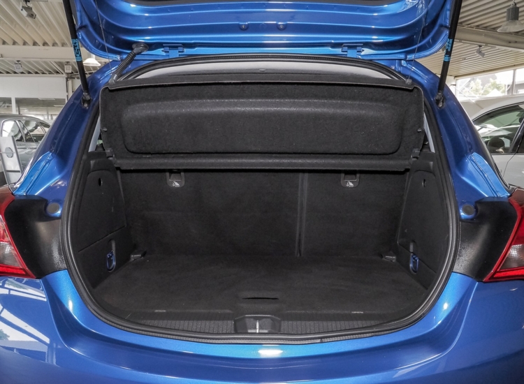 Corsa E OPC 1.6 Turbo, Leder, Sportfahrwerk usw Xenon