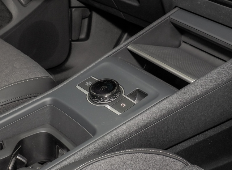 Tiguan Life / Advance 1.5 eTSI, DSG! 110 KW, AHK, LED, Climatronic uvm Navi