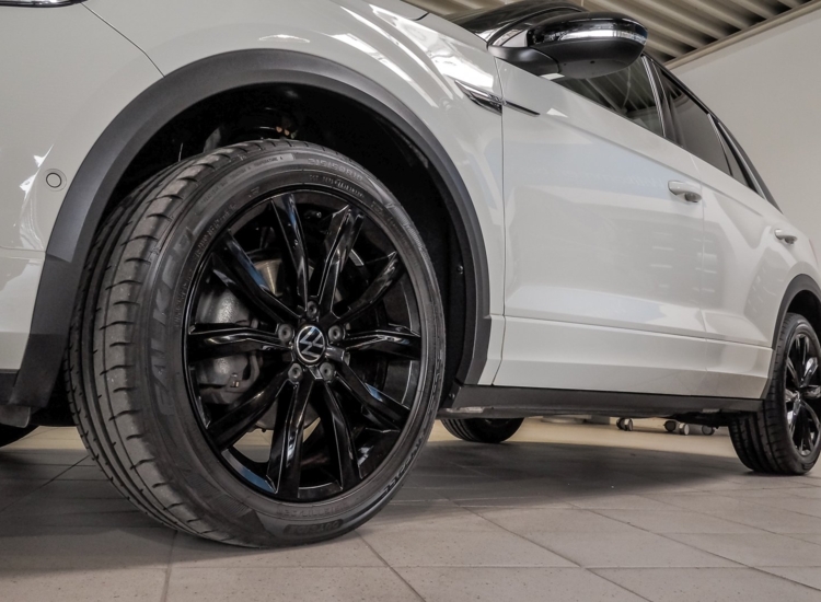 T-Roc R-Line 1.5 TSI Panorama, Navi, Matrix, Black Style,AHK uvm