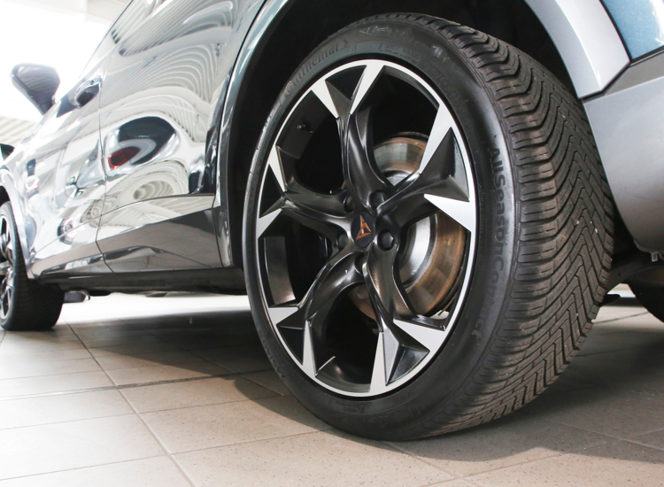Formentor VZ 2.0 TSI 4Drive DSG! el. Sitze, 19 Zoll, uvm Navi