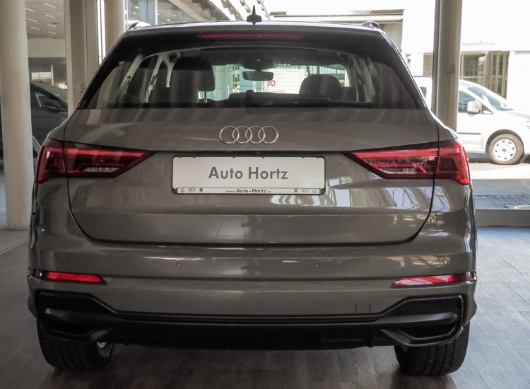 Q3 35 1,5 TFSI S line ,AHK, Tempomat, 19 Zoll Alu, Matrix uvm 35 TFSI S line Navi