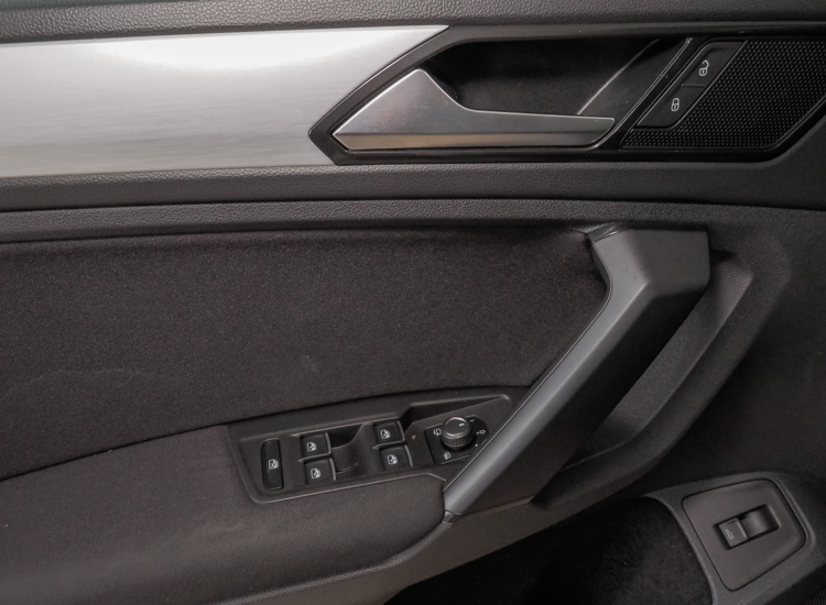 Tiguan R-Line 1.4 TSI 4Motion, DSG! Pano, BUsiness, 19 Zoll,Standheizung uvm Navi