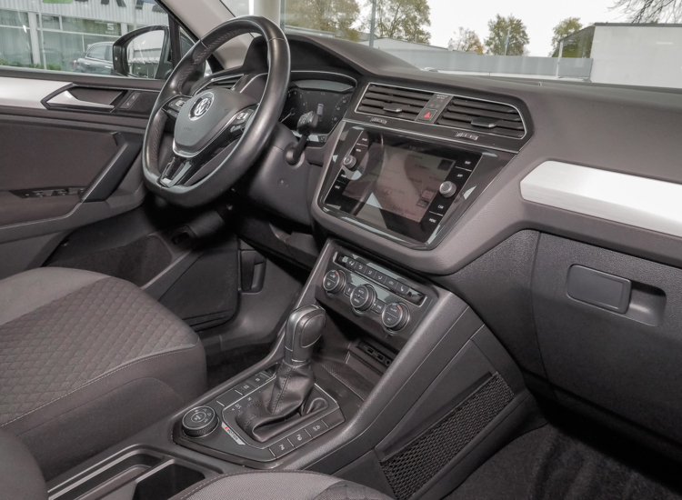 Tiguan R-Line 1.4 TSI 4Motion, DSG! Pano, BUsiness, 19 Zoll,Standheizung uvm Navi