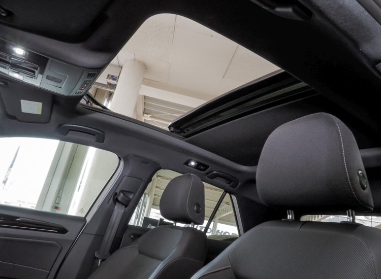 T-Roc R-Line 2.0 l TSI OPF 4MOTION 140 kW (190 PS) 7-Gang- DSG Navi