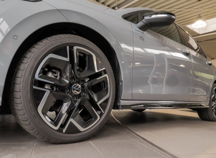 Golf VIII R-Line 2,0 l TDI SCR 110 kW (150 PS) 7-Gang-DSG