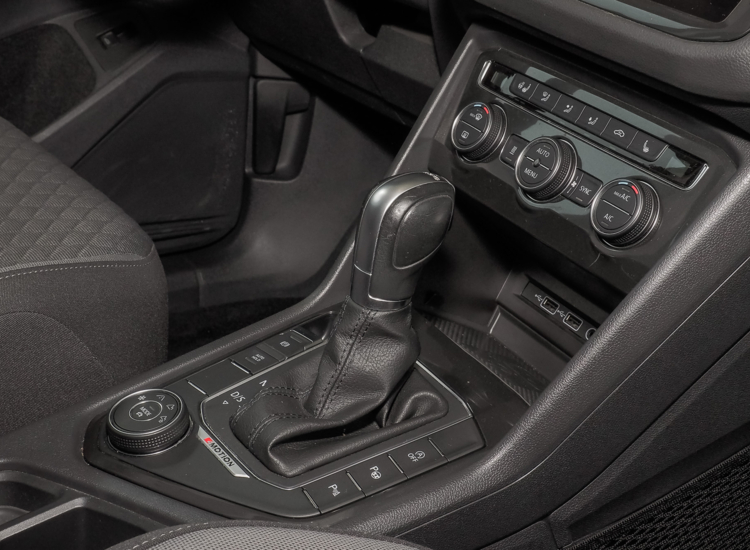 Tiguan R-Line 1.4 TSI 4Motion, DSG! Pano, BUsiness, 19 Zoll,Standheizung uvm Navi