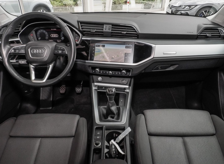Q3 35 1,5 TFSI S line ,AHK, Tempomat, 19 Zoll Alu, Matrix uvm 35 TFSI S line Navi