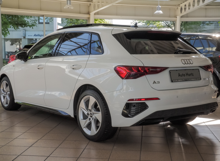 A3 Sportback 30 S line, Panorama, Allwetter, Navi plus uvm