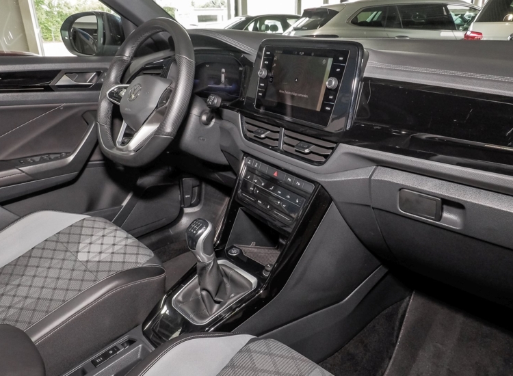 T-Roc R-Line 1.5 TSI Panorama, Navi, Matrix, Black Style,AHK uvm