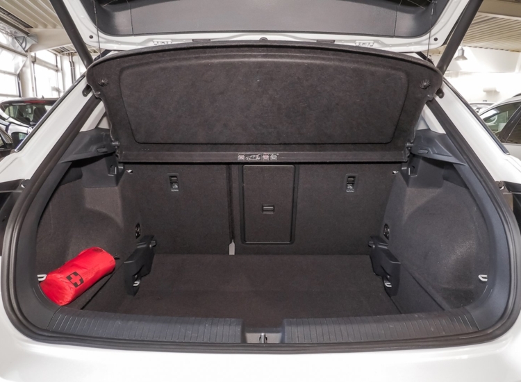 T-Roc 'UNITED' 1.5 l TSI 110 kW (150 PS) DSG! R-Line Exterieur, 19 Zoll, e-Heckklappe uvm