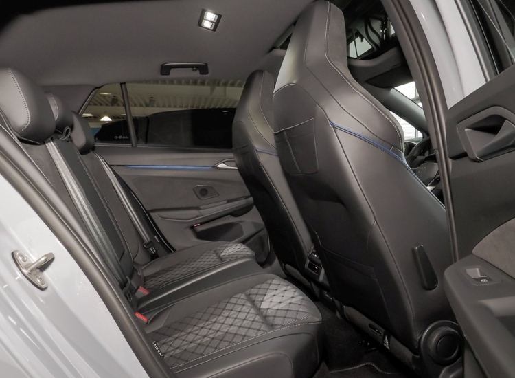 Golf VIII R-Line 2,0 l TDI SCR 110 kW (150 PS) 7-Gang-DSG