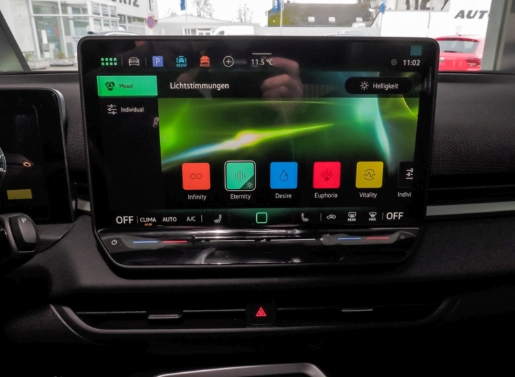 T-Roc R-Line 1.5 l eTSI DSG OPF 110 kW (150 PS) 7-Gang-DSG