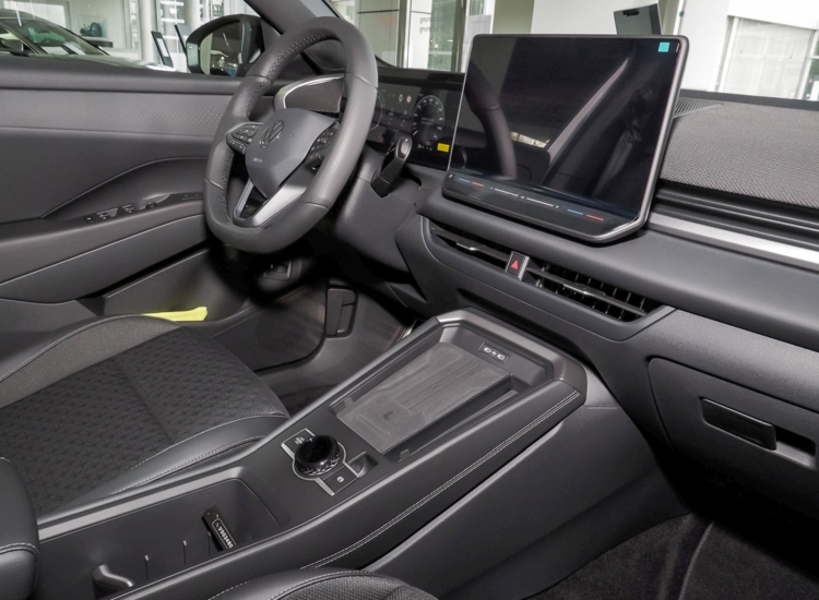 T-Roc R-Line 1.5 l eTSI DSG OPF 110 kW (150 PS) 7-Gang-DSG