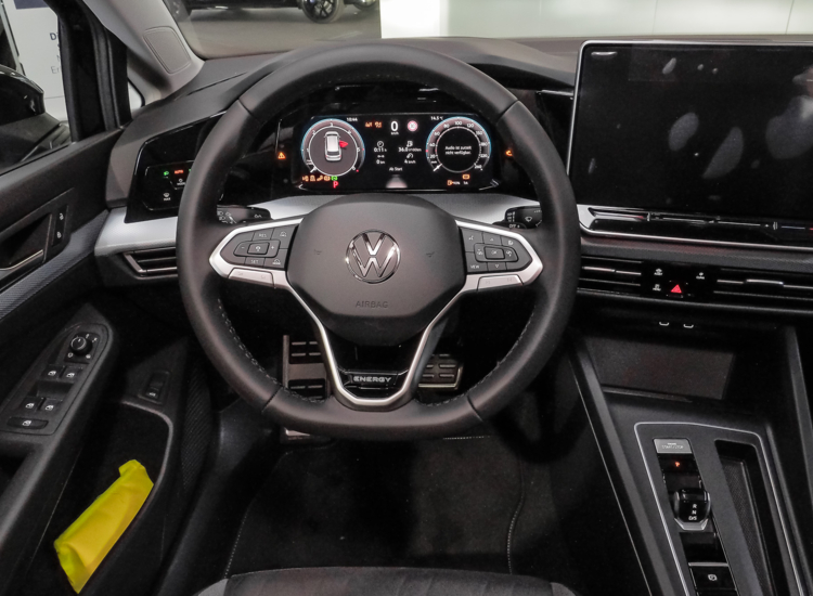 Golf Variant Life 2,0 l TDI SCR 110 kW (150 PS) 7-Gang-Doppelkupplungsgetriebe DSG