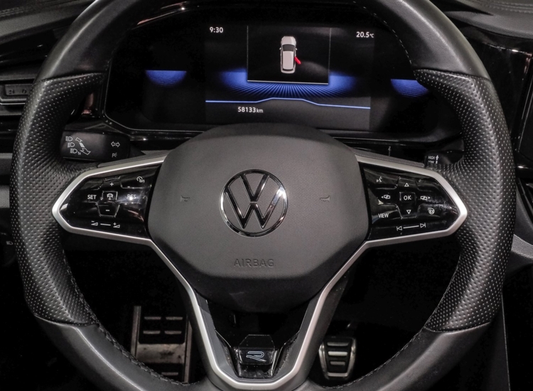 T-Roc R-Line 1.5 TSI Panorama, Navi, Matrix, Black Style,AHK uvm