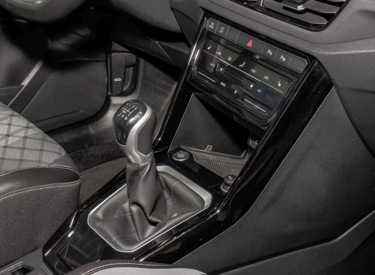 T-Roc R-Line 1.5 TSI Panorama, Navi, Matrix, Black Style,AHK uvm