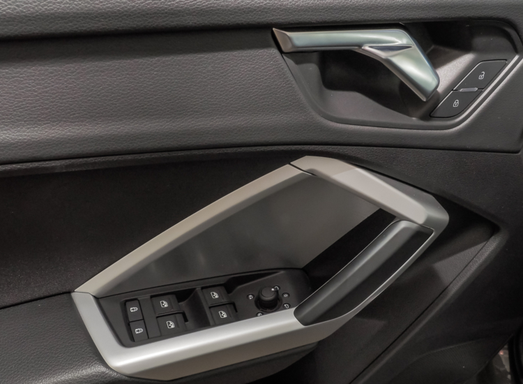 Q3 35 1,5 TFSI S line ,AHK, Tempomat, 19 Zoll Alu, Matrix uvm 35 TFSI S line Navi