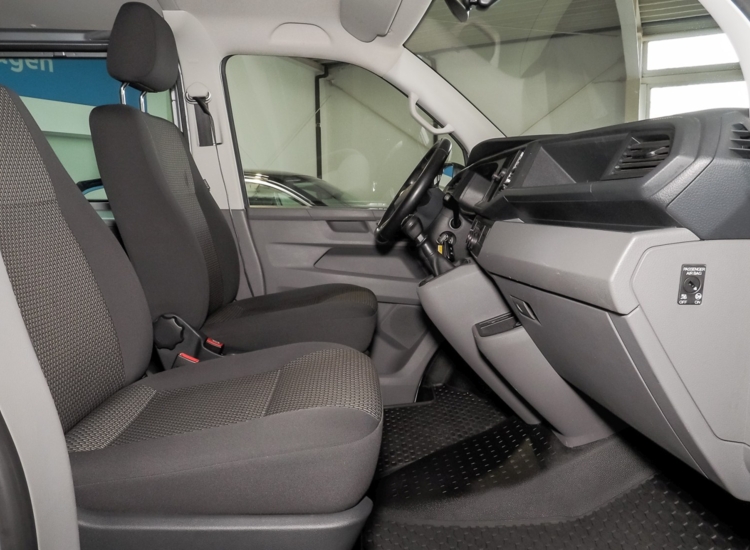 T6.1 Kombi 2.0 TDI ,Standheizung, Alu, 2 Schiebetüren, Navi uvm
