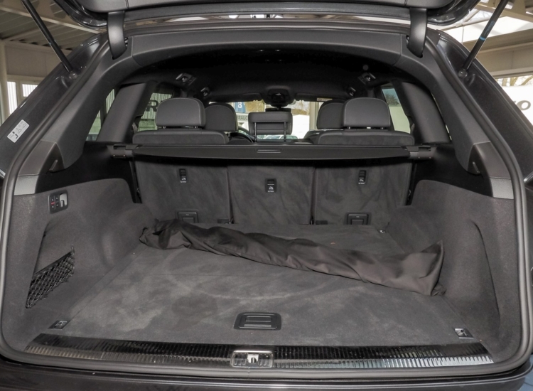 Q7 50 S-Line, 3.0 TDI quattro, Tip-Tronic, Navi Plus, AHK uvm