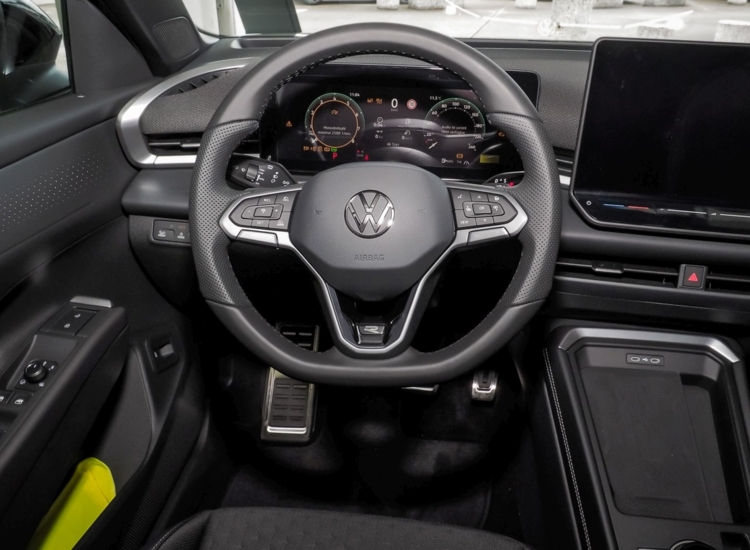 T-Roc R-Line 1.5 l eTSI DSG OPF 110 kW (150 PS) 7-Gang-DSG