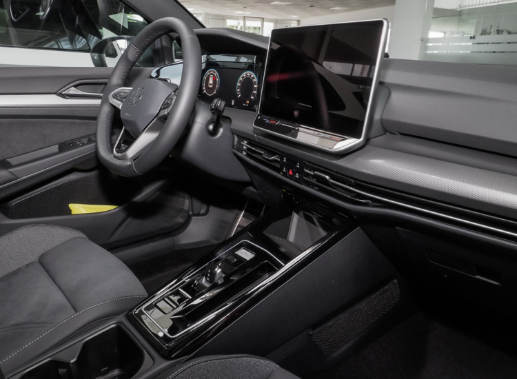 Golf VIII EDITION 50 1,5 l eTSI OPF 110 kW (150 PS) 7-Gang-DSG