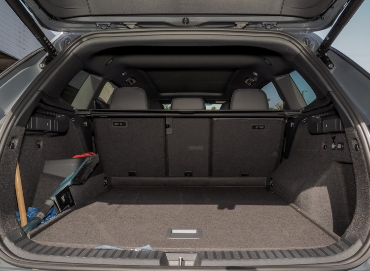 Tayron R-Line 2,0 l TDI SCR 4MOTION 142 kW (193 PS) 7-Gang- DSG