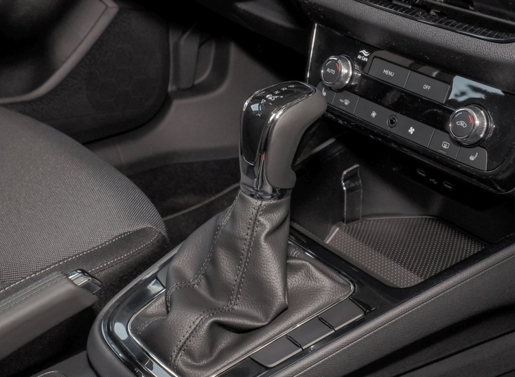 Fabia 1.0 TSI Selection DSG! NEU: OHNE ZULASSUNG