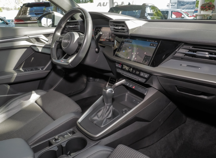 A3 Sportback 30 S line, Panorama, Allwetter, Navi plus uvm