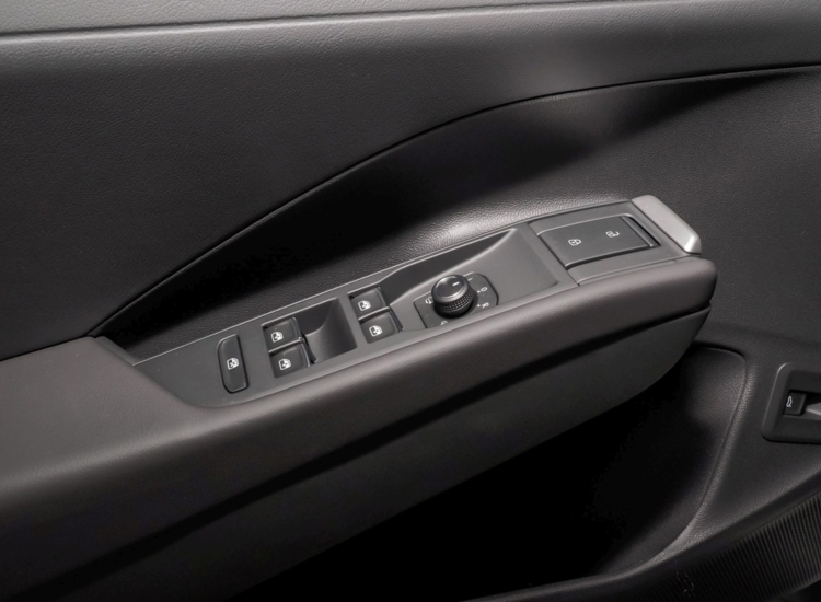 T-Roc R-Line 1.5 l eTSI DSG OPF 110 kW (150 PS) 7-Gang-DSG