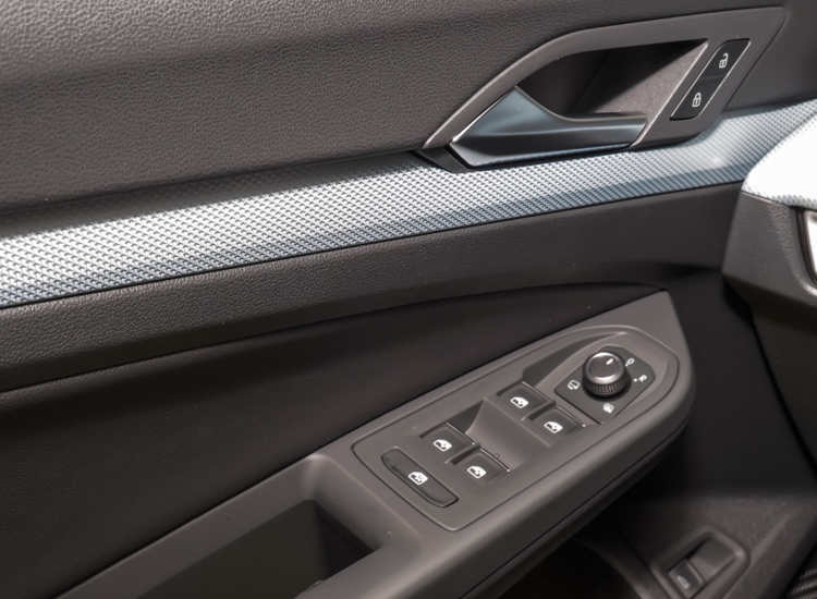 Golf Variant Life 2,0 l TDI SCR 110 kW (150 PS) 7-Gang-Doppelkupplungsgetriebe DSG