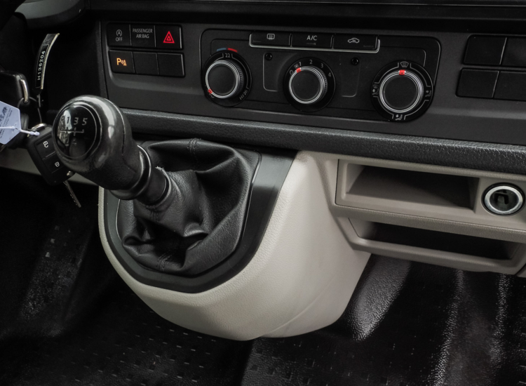 T6 Kasten 2.0 TDI lang, Navi, 255er Allwetter uvm