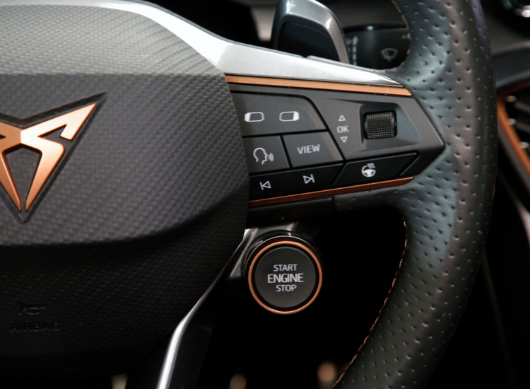 Formentor VZ 2.0 TSI 4Drive DSG! el. Sitze, 19 Zoll, uvm Navi