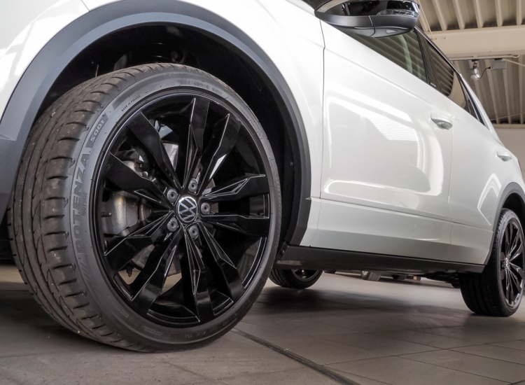 T-Roc 'UNITED' 1.5 l TSI 110 kW (150 PS) DSG! R-Line Exterieur, 19 Zoll, e-Heckklappe uvm