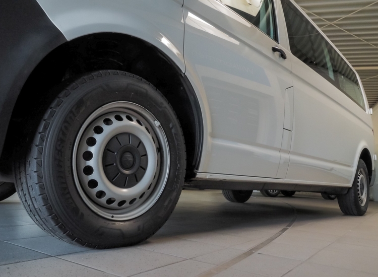 T6.1 Kombi 2.0 TDI Eco Profi lang, Navi, 9 Sitzer!, Klima,AHK uvm