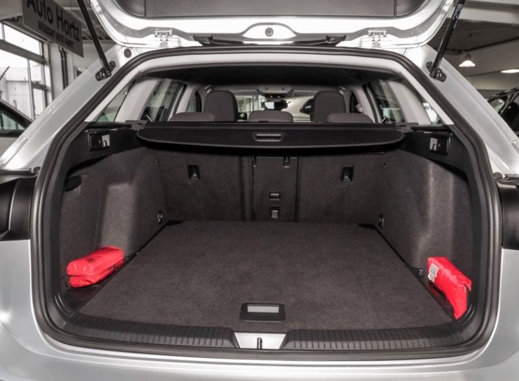 Golf VIII Variant Business 1.5 eTSI DSG!Discover Pro, Alu auf Allwetter, Sportsitze uvm Navi