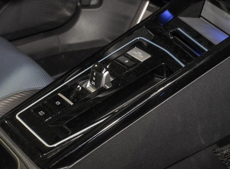 Golf VIII R Performance 2,0 l TSI OPF 4MOTION 245 kW (333 PS) 7-Gang- DSG Navi Leder