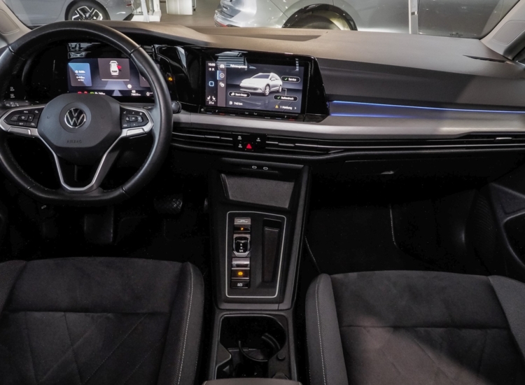 Golf VIII Variant Business 1.5 eTSI DSG!Discover Pro, Alu auf Allwetter, Sportsitze uvm Navi