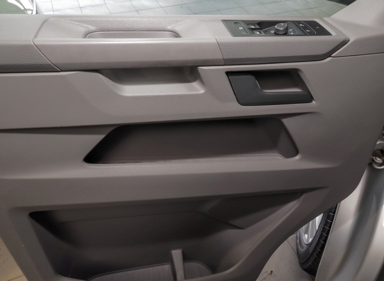 T6.1 Kombi 2.0 TDI ,Standheizung, Alu, 2 Schiebetüren, Navi uvm