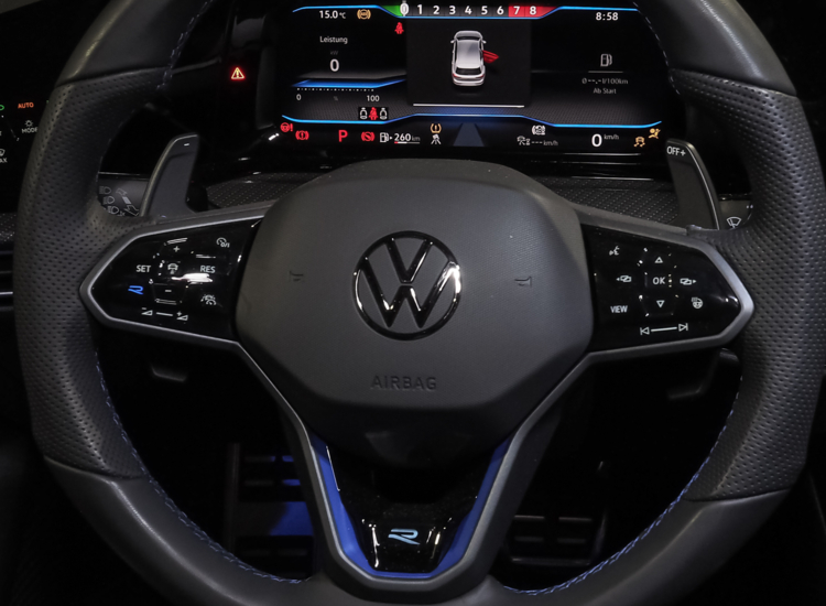 Golf VIII R Performance 2,0 l TSI OPF 4MOTION 245 kW (333 PS) 7-Gang- DSG Navi Leder