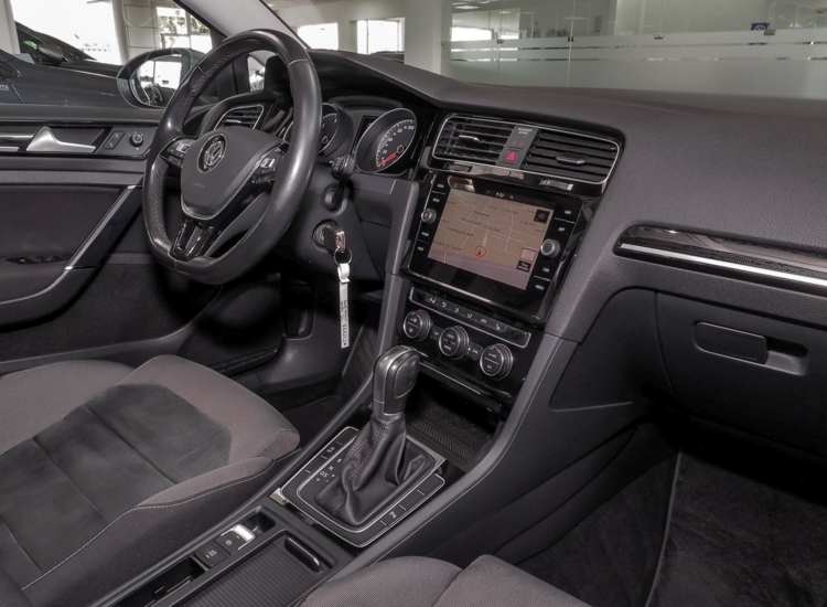 Golf VII Variant Highline VII 2.0 TDI DSG!! Panorama, LED, Business uvm Navi
