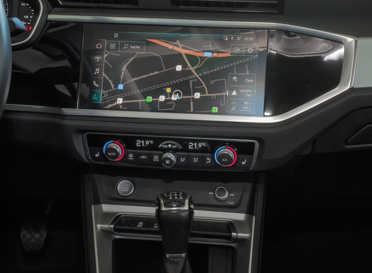 Q3 35 1,5 TFSI S line ,AHK, Tempomat, 19 Zoll Alu, Matrix uvm 35 TFSI S line Navi
