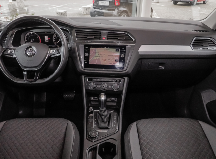 Tiguan R-Line 1.4 TSI 4Motion, DSG! Pano, BUsiness, 19 Zoll,Standheizung uvm Navi
