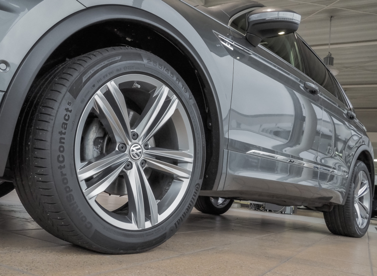 Tiguan R-Line 1.4 TSI 4Motion, DSG! Pano, BUsiness, 19 Zoll,Standheizung uvm Navi