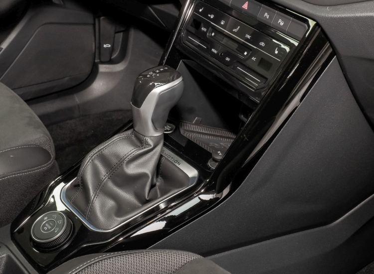 T-Roc R-Line 2.0 l TSI OPF 4MOTION 140 kW (190 PS) 7-Gang- DSG Navi